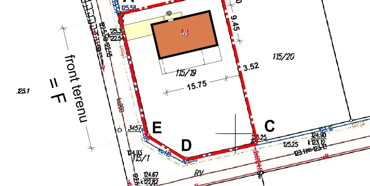 Przykładowe warunki zabudowy: plan działki z zaznaczonym budynkiem, wymiarami i granicami.