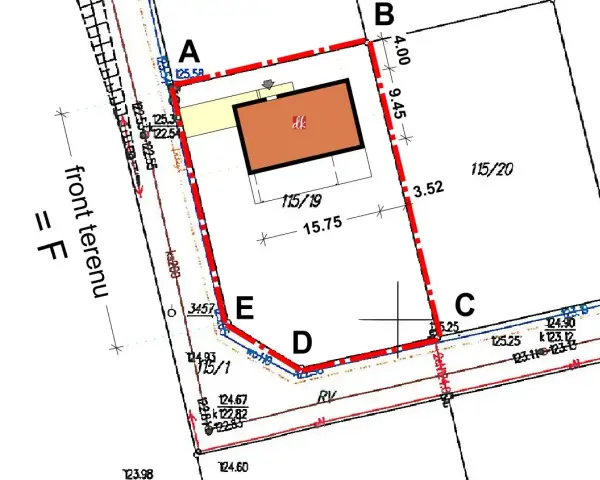 Przykładowe warunki zabudowy: plan działki z zaznaczonym budynkiem, wymiarami i granicami.